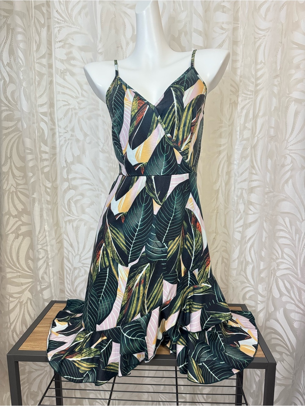 Tropical Leaf Midi Dress with Spaghetti Straps - Green/White
